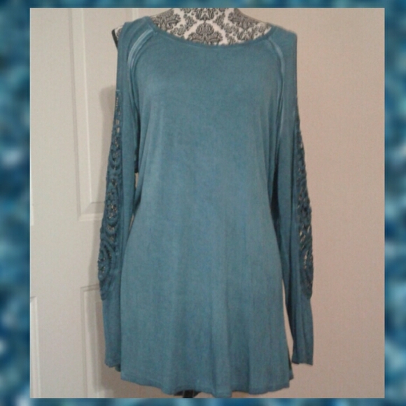 Cold Shoulder Long Sleeve Teal Top - Picture 3 of 5